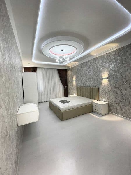 Сдаётся шикарная 4-комнатная квартира в Новостройка<br />
<b