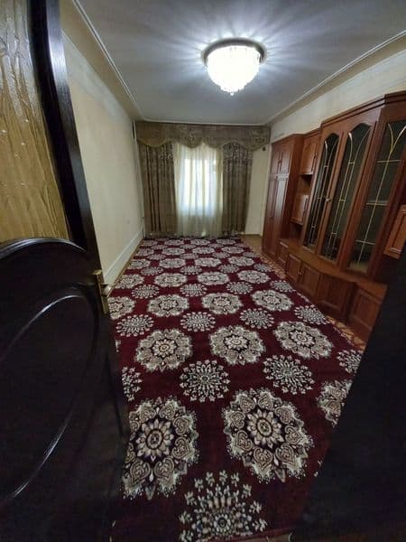 Ижарага уй берилади. Кизларга шерикликка. Себзор. Узимни уйи