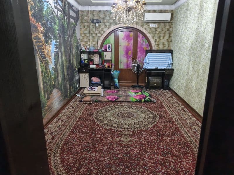 Faqat qizla ishlidigan o'qidigan uy 4 xonali 1 xonasi berila