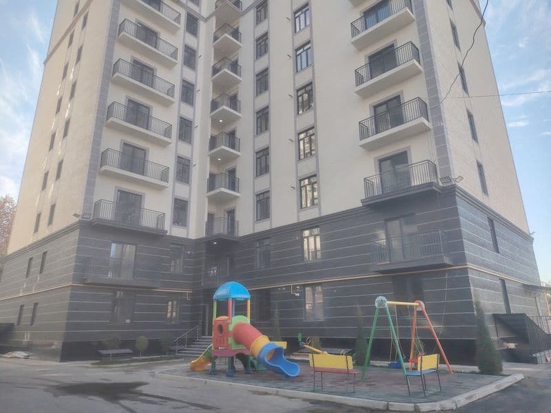 Тошкент марказида жойлашган. 2025 йилда қуриб битказилган хо