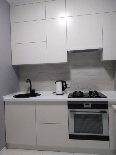 Квартира чистая. 1-комнатная переделанная в 2-ух.<br />
Орие