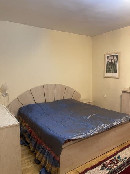 Срочно сдаётся 3 комнатная на 2 этаже 5 этажного дома кирпич