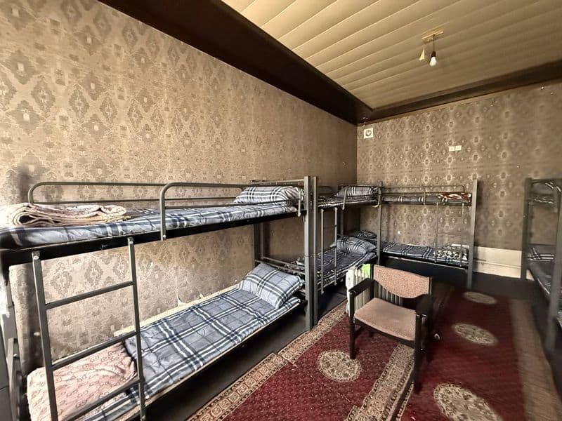 Talaba, ishchilar, xorij fuqarolari vaxokazolarga toza xona 