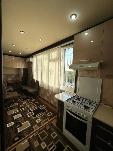 Срочно сдаю 4-х комнатную квартиру.Для семейной пары с детьм — фото 2