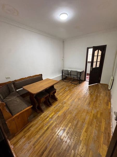 Дом вдоль дороги. Квартира 3 х комнатная переделанная на 4.  — фото 3