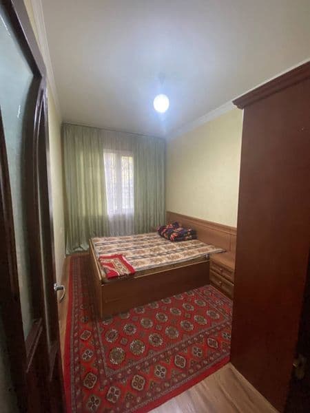 Юнусобод 15 мавзе, 4 хонали квартира.<br />
<br />
Метро Тур