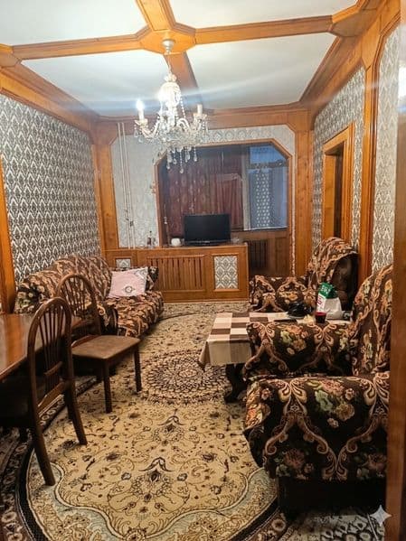 Сдаётся 2х комнатная квартира на втором этаже четырех этажно