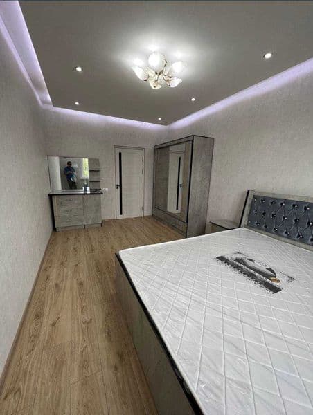 Район: Мирзо-Улугбекский<br />
Адрес: Дархан<br />
<br />
• 