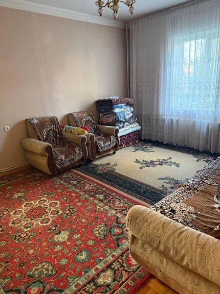 1 xonali kvartira Otbek metroni yonginasida 9 etajka 2 etaji