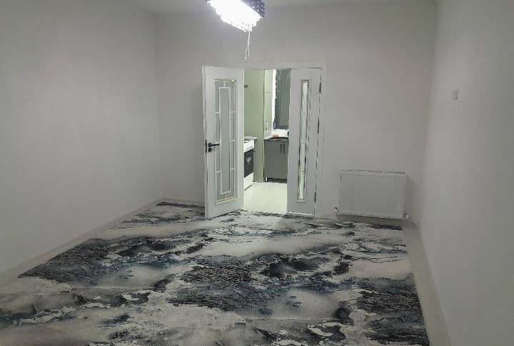 Kvartira ijaraga beriladi <br />
<br />
Rayon: #Sergeli<br /