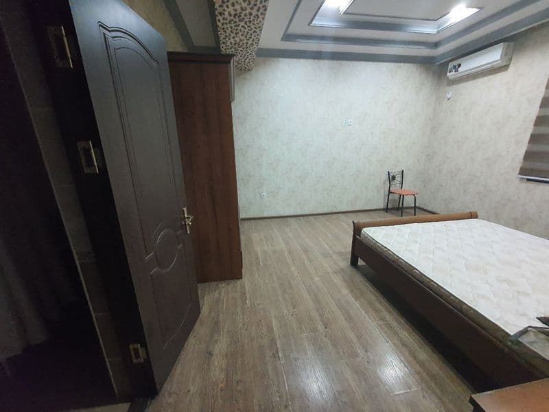 Сдаётся в аренду 4-х комнаятная квартира в элитной новострой — фото 5