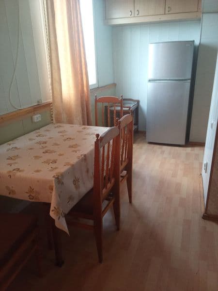 Квартира в хорошем состоянии, заезжайте и живите. 3-ох  камн