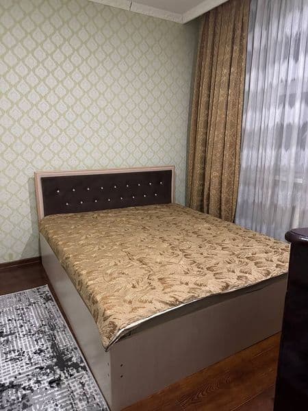 Аренда чиланзар ц кв.  Трёх комнатная.  Есть телевизор холод