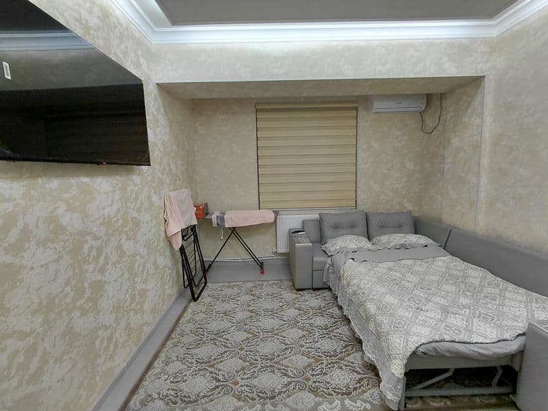 Аренда Квартиры-ЖК Иззат<br />
1-комнатная 2-этаж <br />
1/2