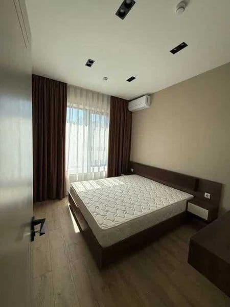 Район: Мирабадский<br />
Адрес: метро Ойбек<br />
<br />
• К