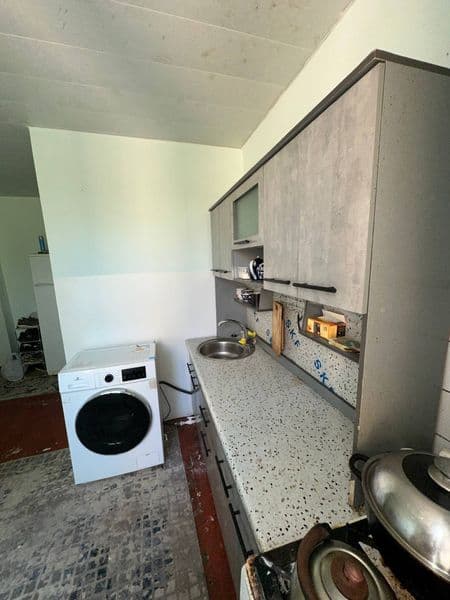 2 xonaliy kvartira bir xonasi+balkon beriladi.1 kishiga.Biri