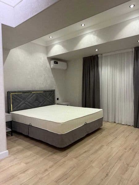 • Район: Яккасарай<br />
• Адрес: ЖК "Yakkasaray City Mall"<