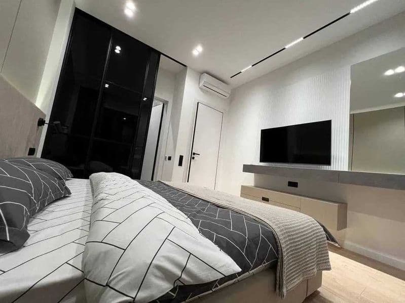 • Тип жилья: Новостройка<br />
• Комнат: 3<br />
• Площадь: 