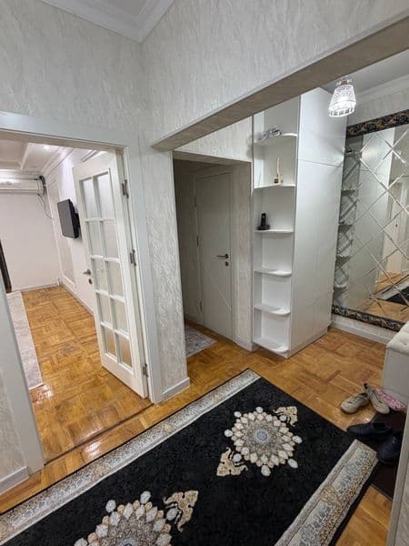 Квартира находиться возле гостиницы Россия, адрес Мирабад 12