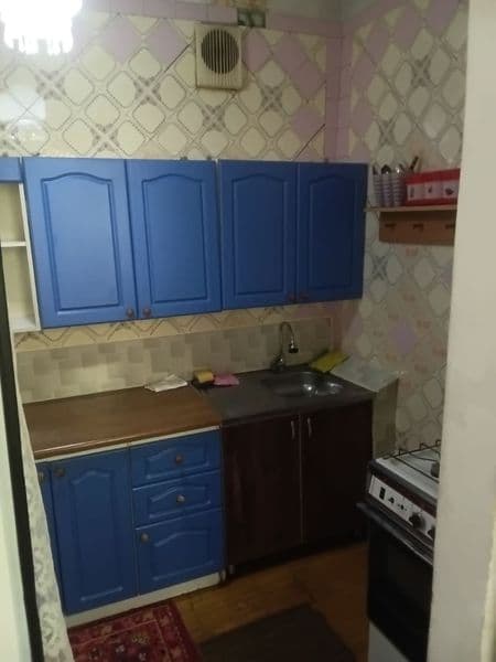 В квартире есть телевизор холодильник диван кровать кресла с