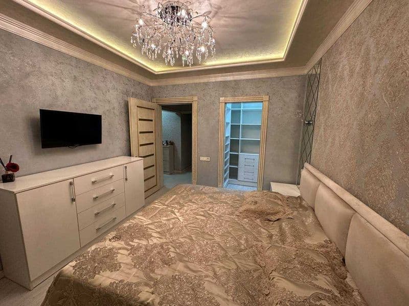 Срочня сдаётся квартира мирободские район парк фуркат 1 этаж