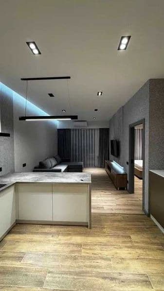 Район: Мирабадский<br />
Адрес: Айбек<br />
Ориентир: метро 