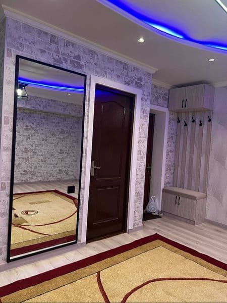 Квартира 1/1/4 40 КВ ориентир массив ц5. Обставлена чистая. 