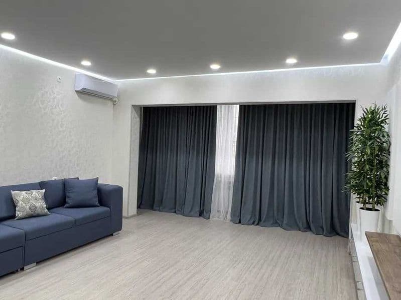 Район: Чиланзарский<br />
Адрес: Чиланзар 10<br />
Ориентир: