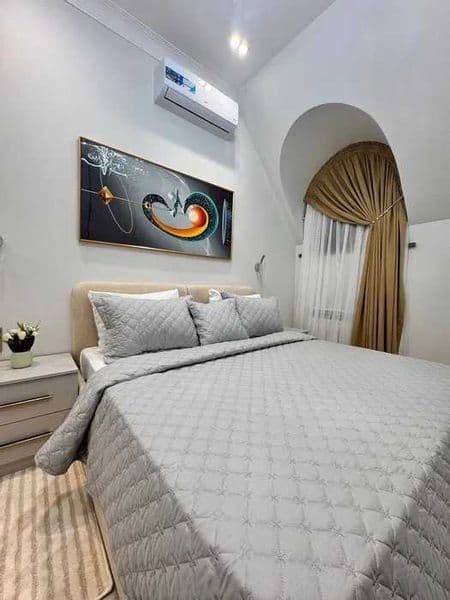 Общая площадь: 60 м2<br />
Состояние: с ремонтом<br />
Укомп