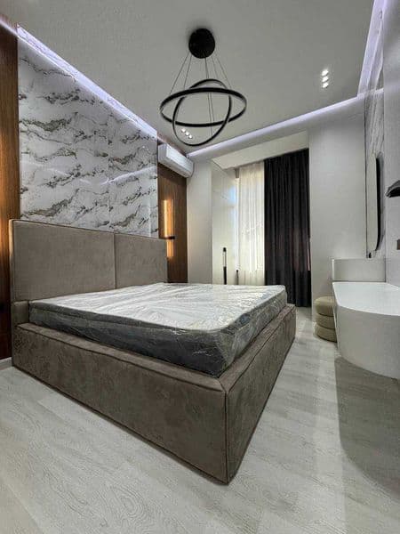 • ЖК: Parisien<br />
• Комнат: 2<br />
• Этаж: 3<br />
• Пло