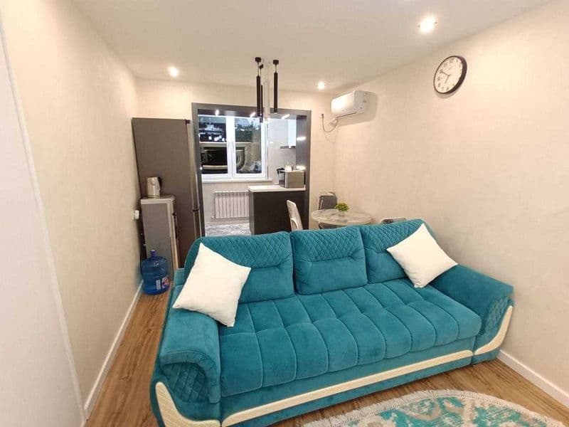 Сдаётся квартира на Шота Руставили<br />
Ориентир - Сазанчик