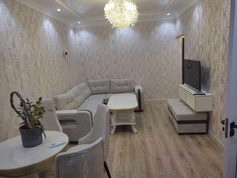 Чиланзар 6 квартал. <br />
Аренда 1*2/4/4.<br />
Мебель и Те