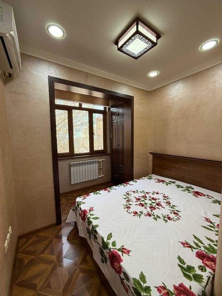 Сдается квартира для семейных<br />
<br />
• Район: Алмазар<