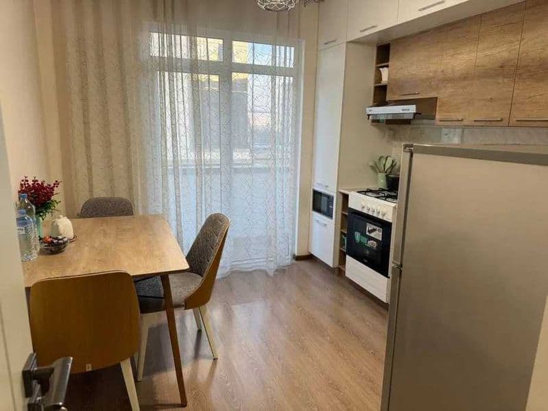 Район ; Алмазар<br />
Адрес : Карасарай<br />
<br />
—   ком — фото 4