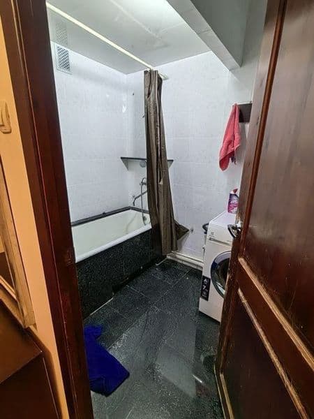 Сдаëтся семейным ,без маленьких детей,без животных .