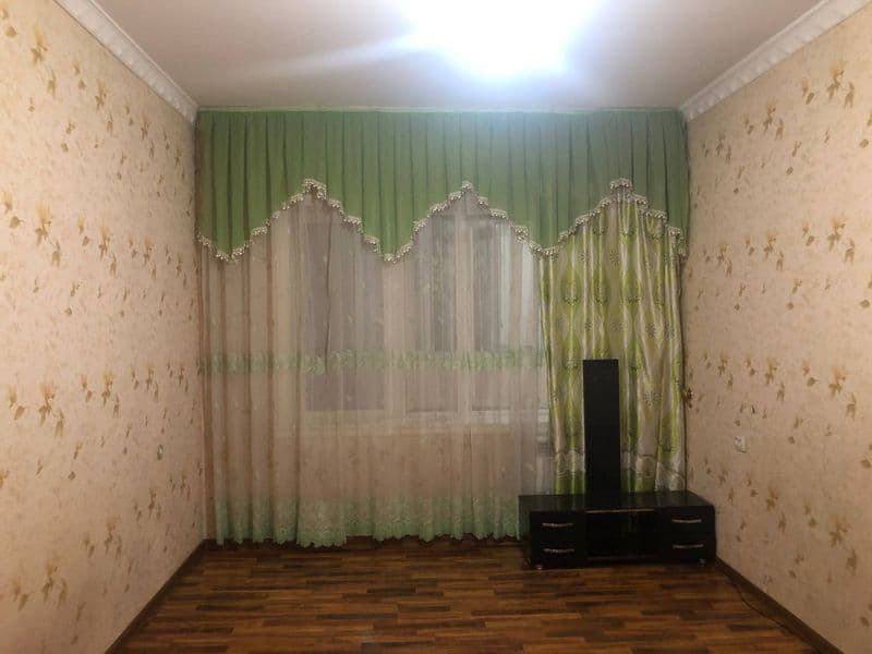 3 хонали квартира. 2 этажда. Ремонт ўртача. Музлаткич бор. Н