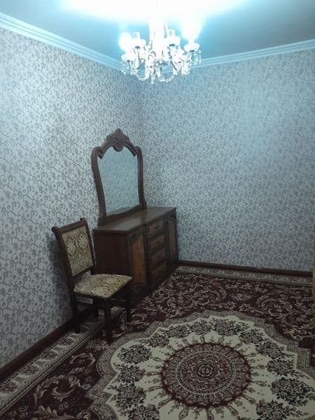 Kvartira 3 xona 1 xonasi beriladi hamma sharoit bor Yunusobo