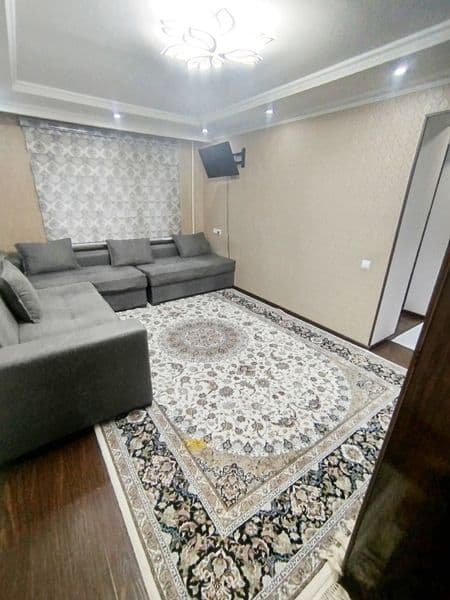 Maklersiz <br />
 Manzili: якка сарой т<br />
 Moʻljali: йоу