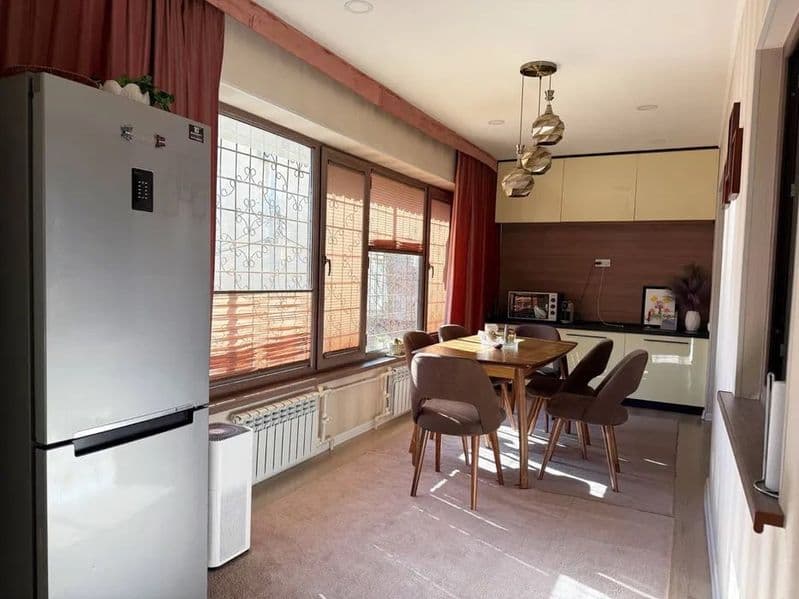 Аренда квартира<br />
Локация: ул. Садыка Азимова<br />
Орие