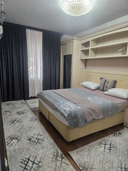 Сдам в аренду, <br />
Своя 3х комнатная на 2 этаже.<br />
Ук