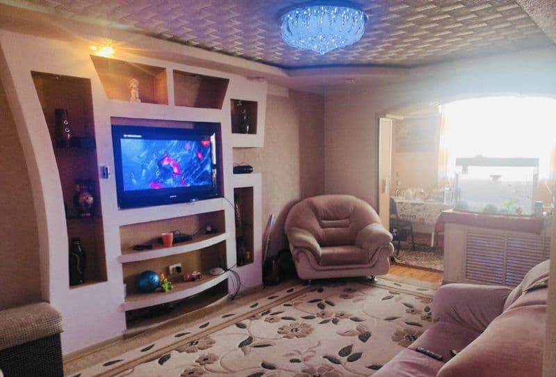 Сдается 2х ком.квартира <br />
Переделанная в 3х <br />
2в3/