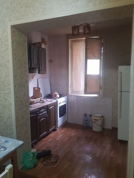 Срочно сдам квартиру Дустлик 2 3 ком 2 этаж . Ср состояние .