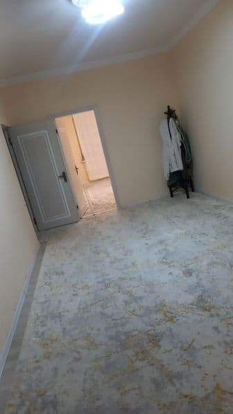 Alfiraganus universiteti shundoq toparasida joylashgan. Sher