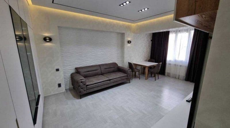 Сдается квартира на Ц-7 <br />
Ориентир - Аллея ЦУМ<br />
Го