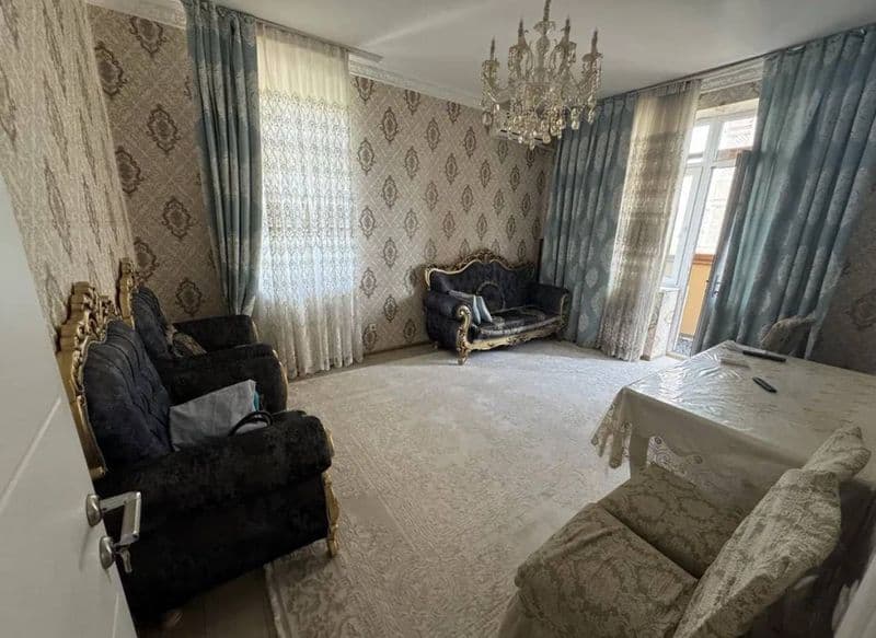 Метро Минор<br />
Сдается 2-комнатная квартира<br />
3 этаж 