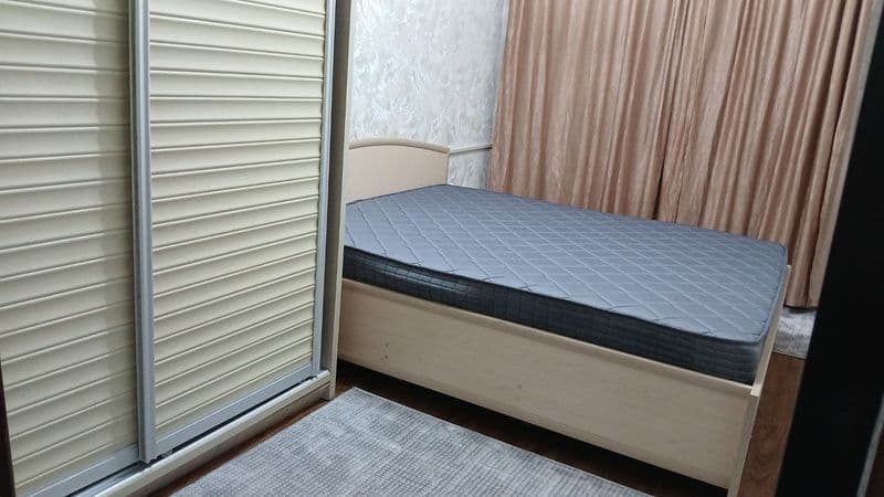 Turkiston metrosi oldida 3 xonali 1 etaj arendaga beriladi o