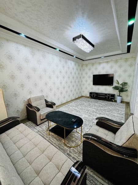 Район - Алмазарский<br />
Ориентир - Сагбон<br />
Комнат - 2