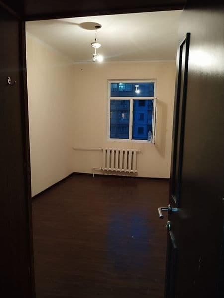 В аренду квартира. 400$ с коммуналкой. Или на подселение рас