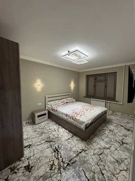 • Район: Чиланзарский<br />
• Адрес: Ц квартал<br />
• Ориен