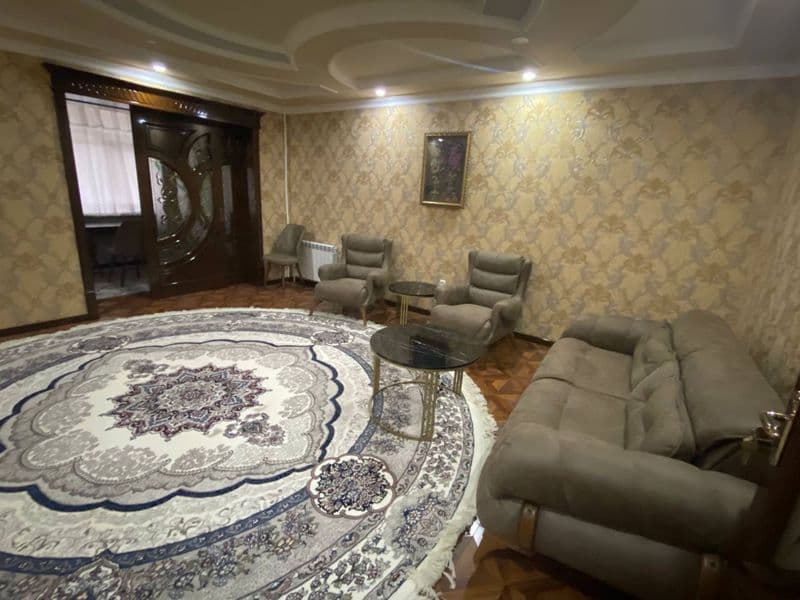 СВОЯ! В аренду 3-х комнатная кв. на 1-этаже кирпичного дома 